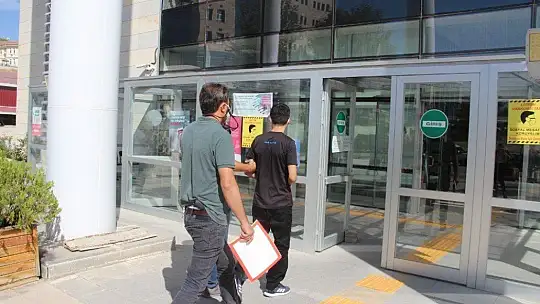 Hırsız, önce güvenlik kamarasına sonra polise yakalandı