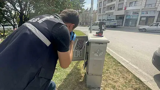 Hırsızlar kavşak kontrol cihazını çaldı