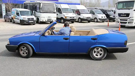 Hurda otomobil, üstü açık lüks otomobile döndü