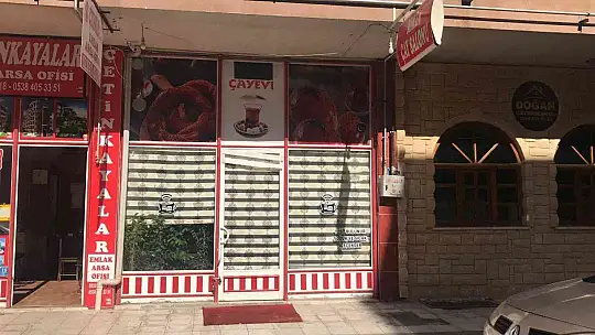 Husumetlisini çay ocağında silahla vurarak öldürdü