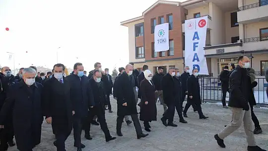 İçişleri Bakanı Süleyman Soylu, 8 bininci deprem konut teslim töreni için Elazığ'da