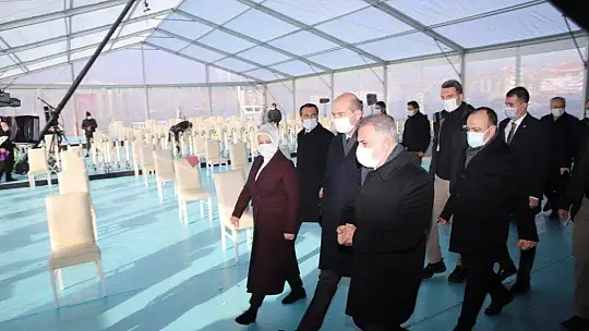 İçişleri Bakanı Süleyman Soylu, 8 bininci deprem konut teslim töreni için Elazığ'da