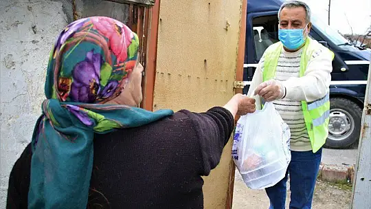 İftar çadırı kurulmadı ama kazanlar ihtiyaç sahipleri için kaynadı