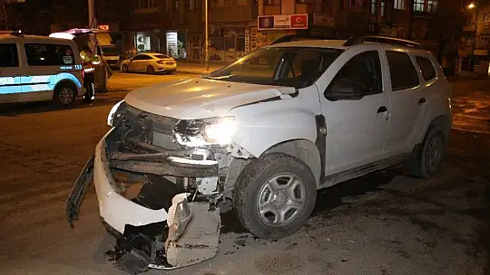 İki Araç Kaza Yaptı!
