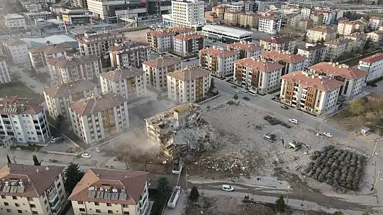 İki depremde 16 bin 773 yapı ağır hasar aldı, 5 bin 664'ünün yıkımı yapıldı