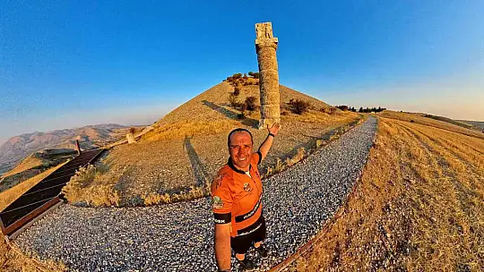 İki öğretmen bisikletle 5 günde 450 kilometre yol yaptı: Nemrut ve Göbeklitepe'ye bisiklet ile ulaştı
