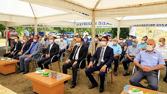 İlk defa üretimi yapılan 420 bin adet siraz balığı, Hazar Gölü'ne bırakıldı