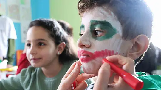 İlk ve ortaokul öğrencilerinden, 'Sevgiye Engel Yok' etkinliği