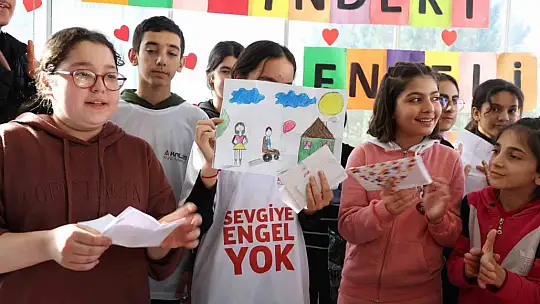 İlk ve ortaokul öğrencilerinden, 'Sevgiye Engel Yok' etkinliği