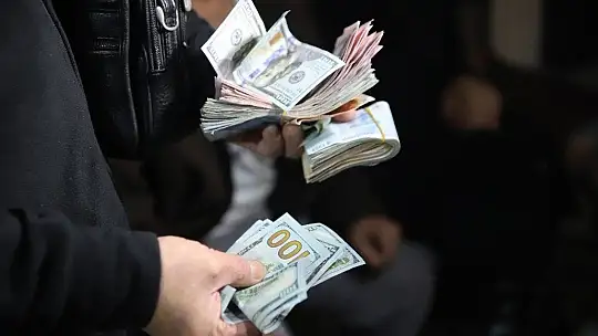 Para Dolusu Çanta Bulan İnşaat İşçisi Ne Yaptı!