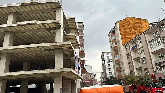 İntihar girişiminde bulunan şahsa çocuktan dikkat çeken öğüt: ''Niye atlıyorsun, orada yanacaksın''