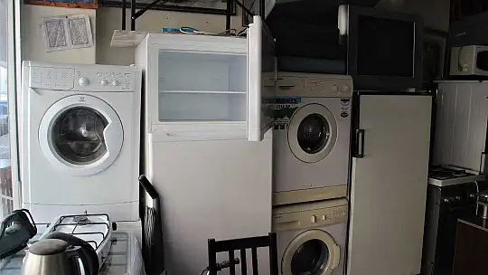İş yerlerini ikinci el eşyalarla doldurdular, öğrencilerin kente gelmesini beklemeye başladılar