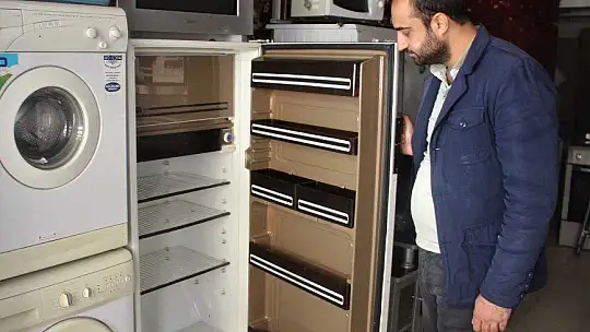 İş yerlerini ikinci el eşyalarla doldurdular, öğrencilerin kente gelmesini beklemeye başladılar