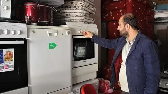 İş yerlerini ikinci el eşyalarla doldurdular, öğrencilerin kente gelmesini beklemeye başladılar