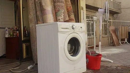 İş yerlerini ikinci el eşyalarla doldurdular, öğrencilerin kente gelmesini beklemeye başladılar