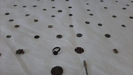 Jandarma alıcılı kılığında 103 adet tarihi obje ele geçirdi