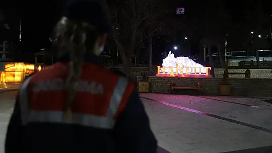 Jandarma en uzun gecede de görevde