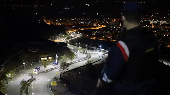 Jandarma en uzun gecede de görevde