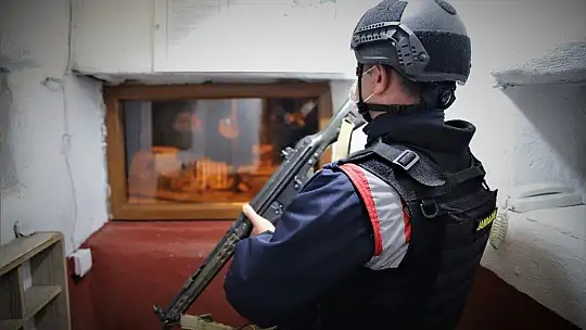 Jandarma en uzun gecede de görevde