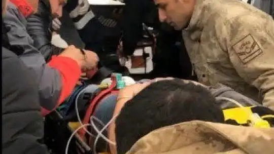 Jandarma helikopteri yaralı vatandaşı hastaneye yetiştirdi