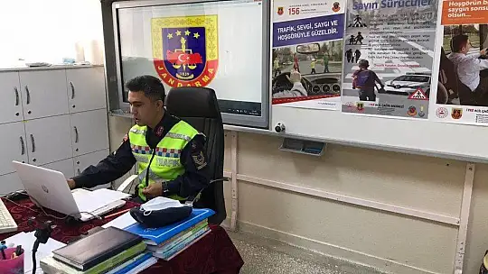 Jandarmadan, öğrencilere online trafik eğitimi
