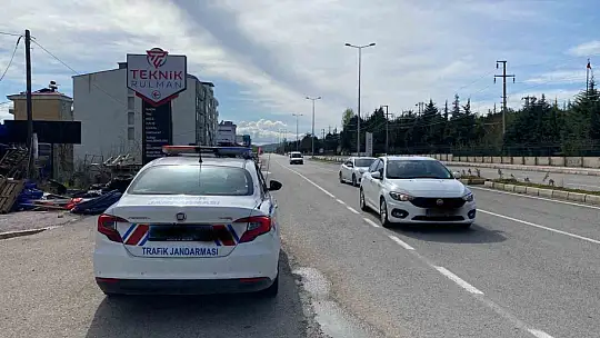 Jandarmadan özel denetim: 860 araç kontrol edildi