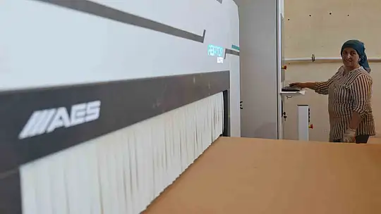 Kadın ustalar mobilya endüstrisinde erkeklere taş çıkarıyor