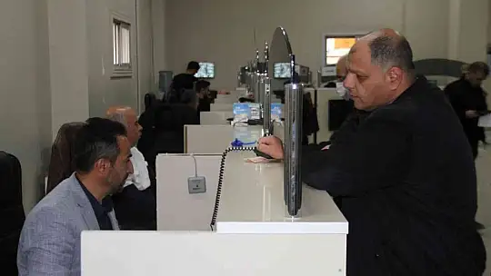 Kalp krizi geçiren vatandaşı kalp masajı ile hayatta tutan belediye personeli İHA'ya konuştu