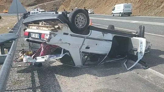 Kamyonla çarpışan otomobil ters döndü:4 yaralı