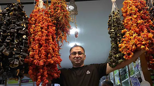 Kapalı Çarşı'daki gurbetçi yoğunluğu esnafın yüzünü güldürdü