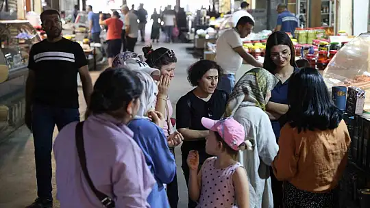 Kapalı Çarşı'daki gurbetçi yoğunluğu esnafın yüzünü güldürdü