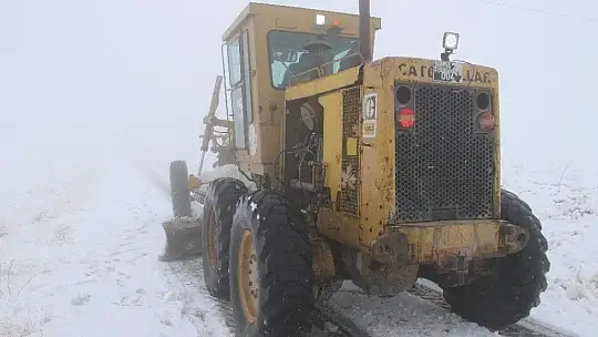 Kar Elazığ'da 14 köy yolunu ulaşıma kapattı