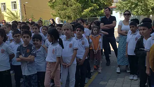 Karakoçan'da İlk Öğretim Haftası Kutlandı