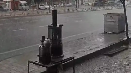 Karakoçan'da sağanak ve dolu etkili oldu