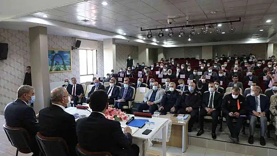 Karakoçan'da tarım makinası dağıtımı ve sertifika töreni