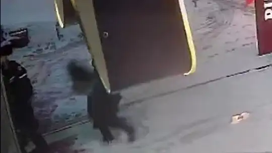 Karda kayıp düşenler kameraya böyle yansıdı