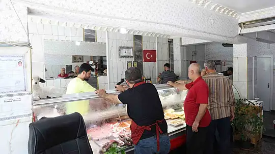 Kasapların kıyma mesaisi başladı