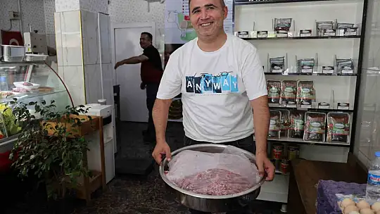Kasapların kıyma mesaisi başladı