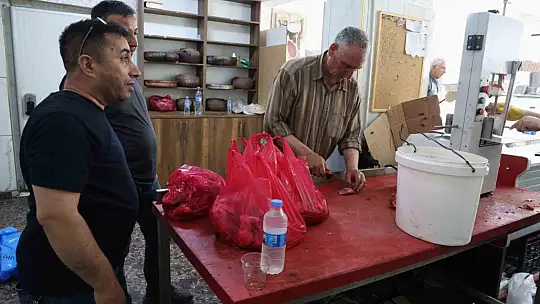 Kasapların kıyma mesaisi başladı