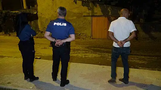 Kavgayı ayırırken pompalı tüfekle vuruldu