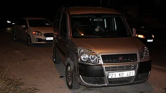 Kazada savrulan araç tırın altına girdi, sıkışan yaralı kurtarıldı