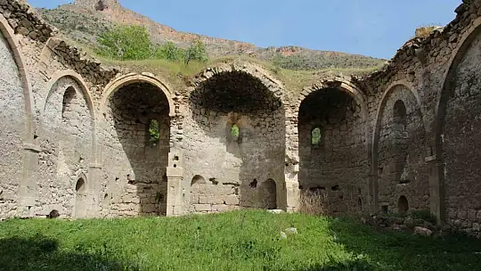 Keban Baraj Gölü üzerinde 9 saat süren tekne yolculuğu