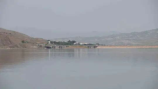 Keban Baraj Gölü üzerinde 9 saat süren tekne yolculuğu