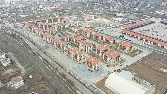 Kentsel dönüşümle evlerine kavuştular, başkanı davullu zurnalı karşıladılar