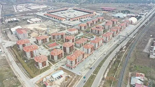 Kentsel dönüşümle evlerine kavuştular, başkanı davullu zurnalı karşıladılar