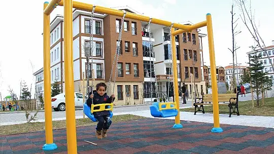 Kerpiç evlerde oturan depremzedeler, lüksü aratmayan konutlara geçti