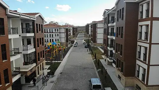 Kerpiç evlerde oturan depremzedeler, lüksü aratmayan konutlara geçti