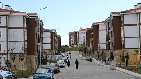 Kerpiç evlerde oturan depremzedeler, lüksü aratmayan konutlara geçti