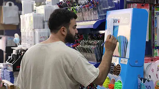 Kırtasiyeciler hazırlıklarını tamamladı, öğrencileri bekliyor