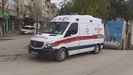 Kocasının bıçakladığı 1 çocuk annesi, polis merkezine sığındı
